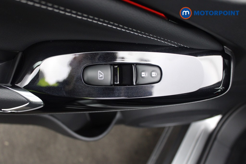 Nissan Juke Tekna Manual Petrol SUV - Stock Number (1556758) - 25th supplementary image