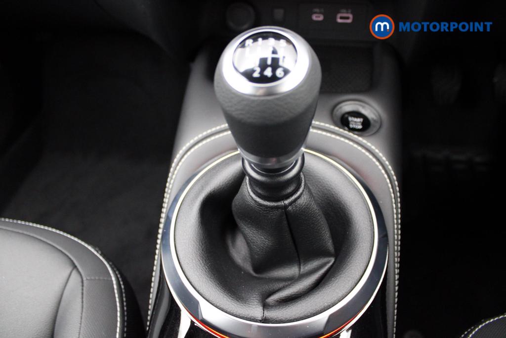 Nissan Juke Tekna Manual Petrol SUV - Stock Number (1556760) - 7th supplementary image