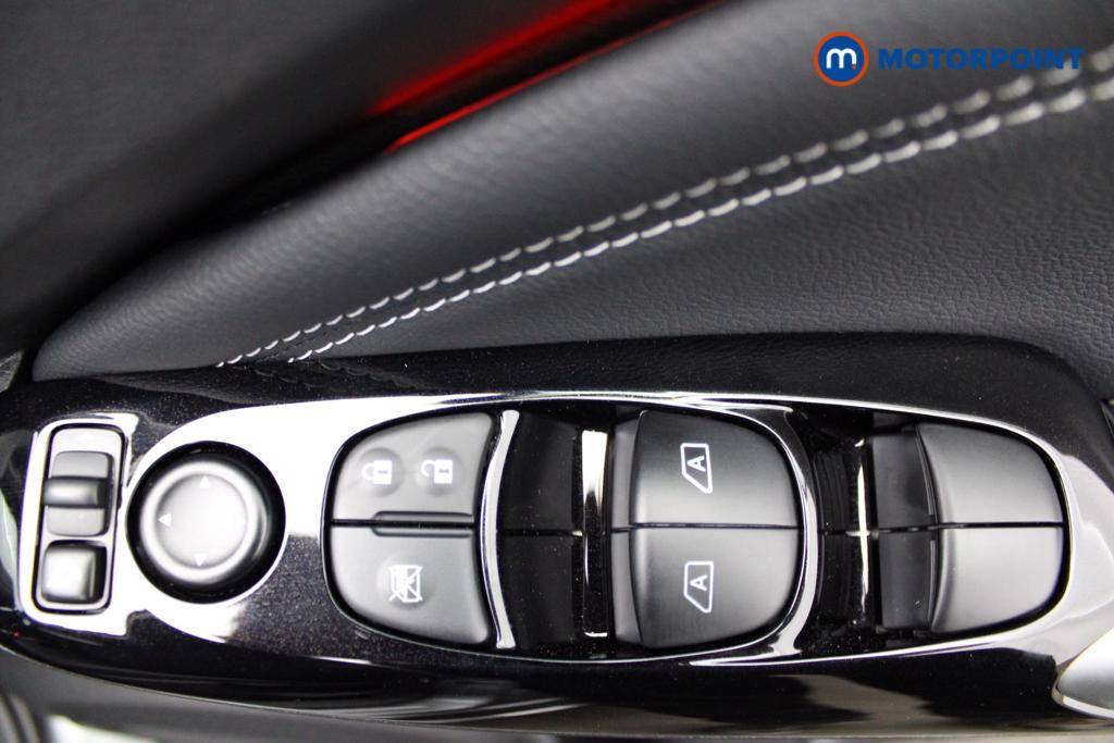 Nissan Juke Tekna Manual Petrol SUV - Stock Number (1556760) - 19th supplementary image