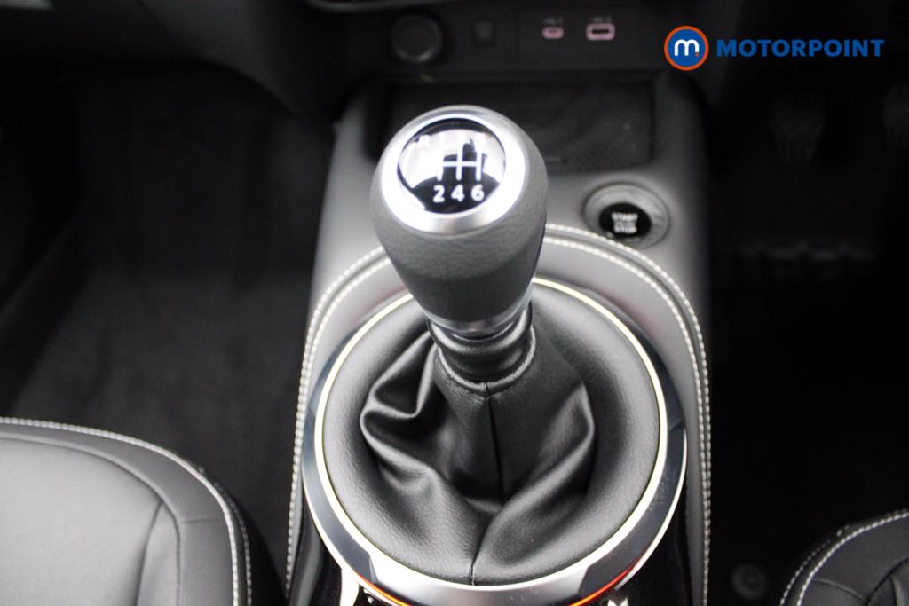 Nissan Juke Tekna Manual Petrol SUV - Stock Number (1556770) - 7th supplementary image