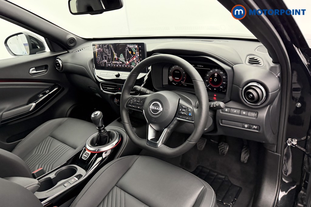 Nissan Juke Tekna Manual Petrol SUV - Stock Number (1556804) - 4th supplementary image
