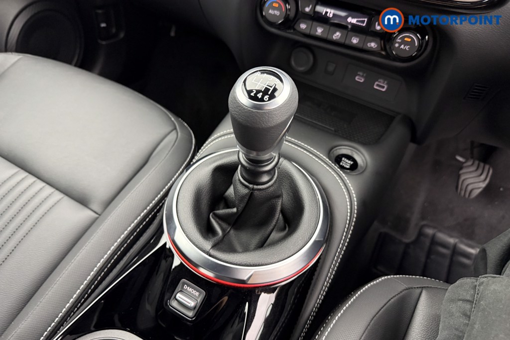 Nissan Juke Tekna Manual Petrol SUV - Stock Number (1556804) - 11th supplementary image