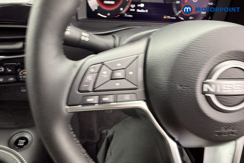 Nissan Juke Tekna Manual Petrol SUV - Stock Number (1556804) - 12th supplementary image
