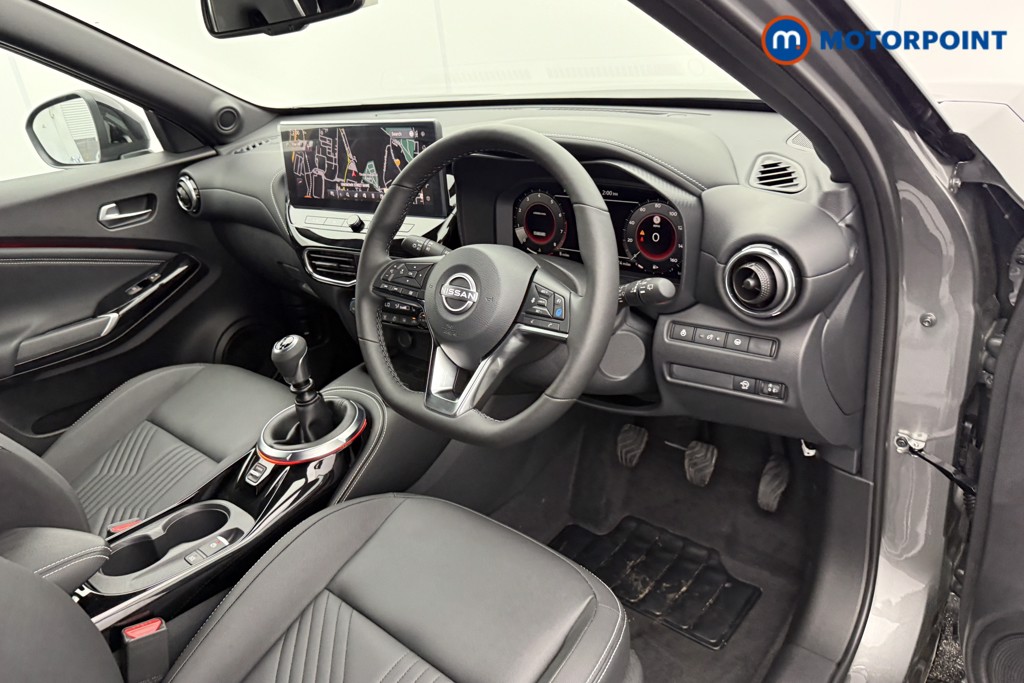 Nissan Juke Tekna Manual Petrol SUV - Stock Number (1556810) - 4th supplementary image