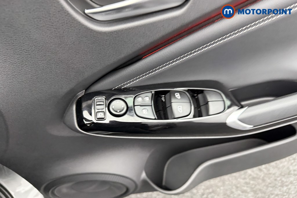 Nissan Juke Tekna Manual Petrol SUV - Stock Number (1556810) - 15th supplementary image
