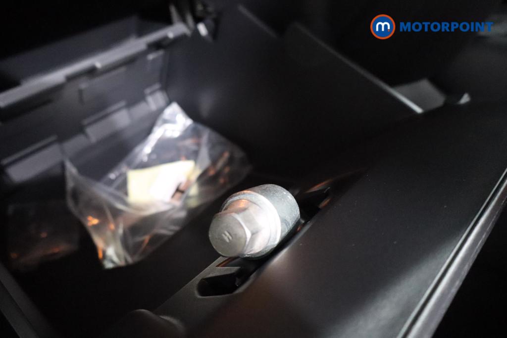 Nissan Juke Tekna Manual Petrol SUV - Stock Number (1556816) - 12th supplementary image