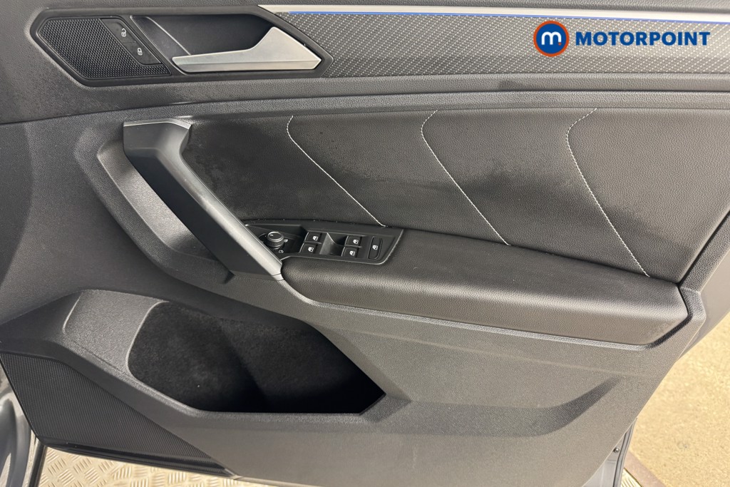 Volkswagen Tiguan R-Line Automatic Petrol SUV - Stock Number (1557633) - 16th supplementary image