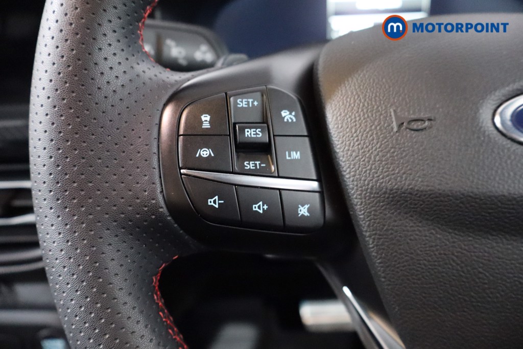 Ford Focus St-Line Vignale Automatic Petrol-Electric Hybrid Hatchback - Stock Number (1557980) - 7th supplementary image