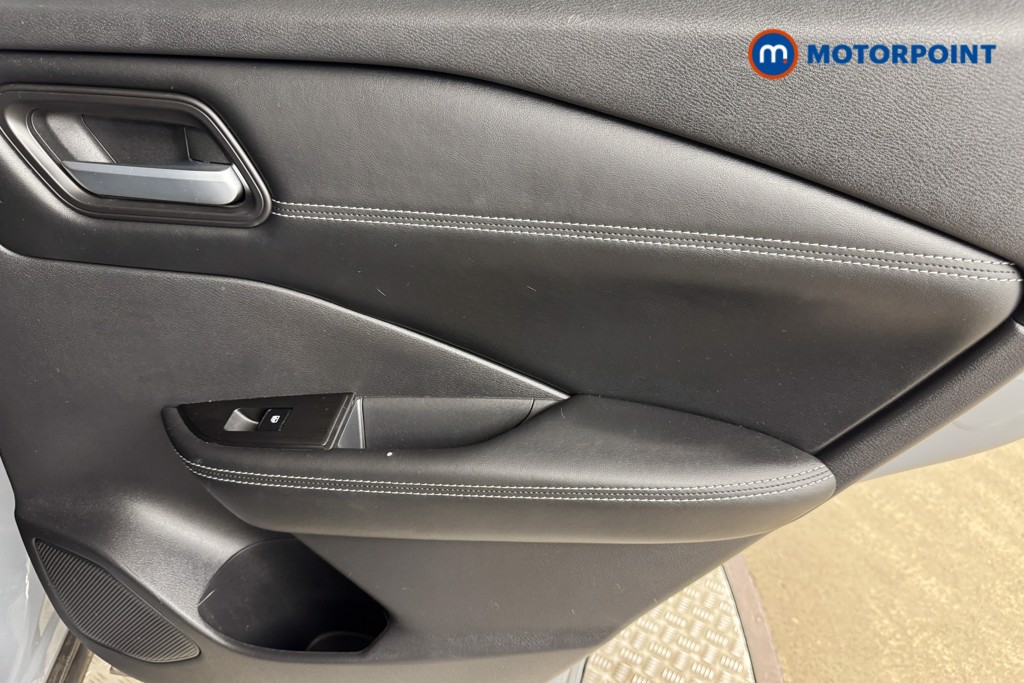 Nissan Qashqai N-Connecta Automatic Petrol SUV - Stock Number (1519008) - 16th supplementary image