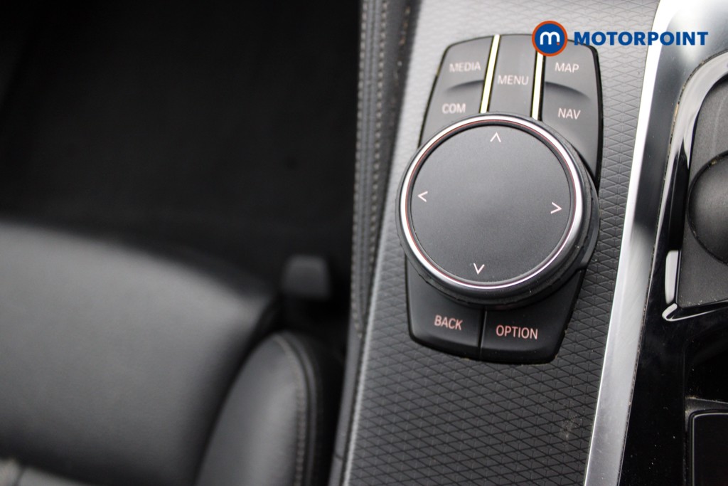 BMW 5 Series M Sport Automatic Petrol Plug-In Hybrid Estate - Stock Number (1543735) - 12th supplementary image