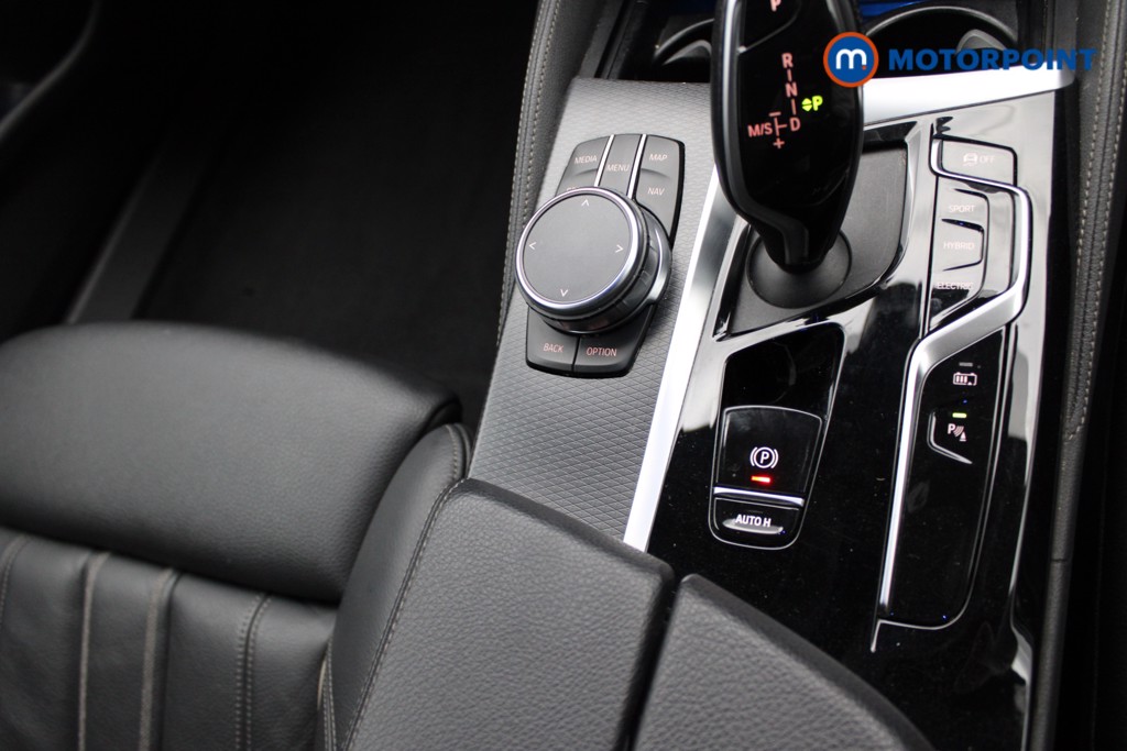 BMW 5 Series M Sport Automatic Petrol Plug-In Hybrid Estate - Stock Number (1543735) - 13th supplementary image