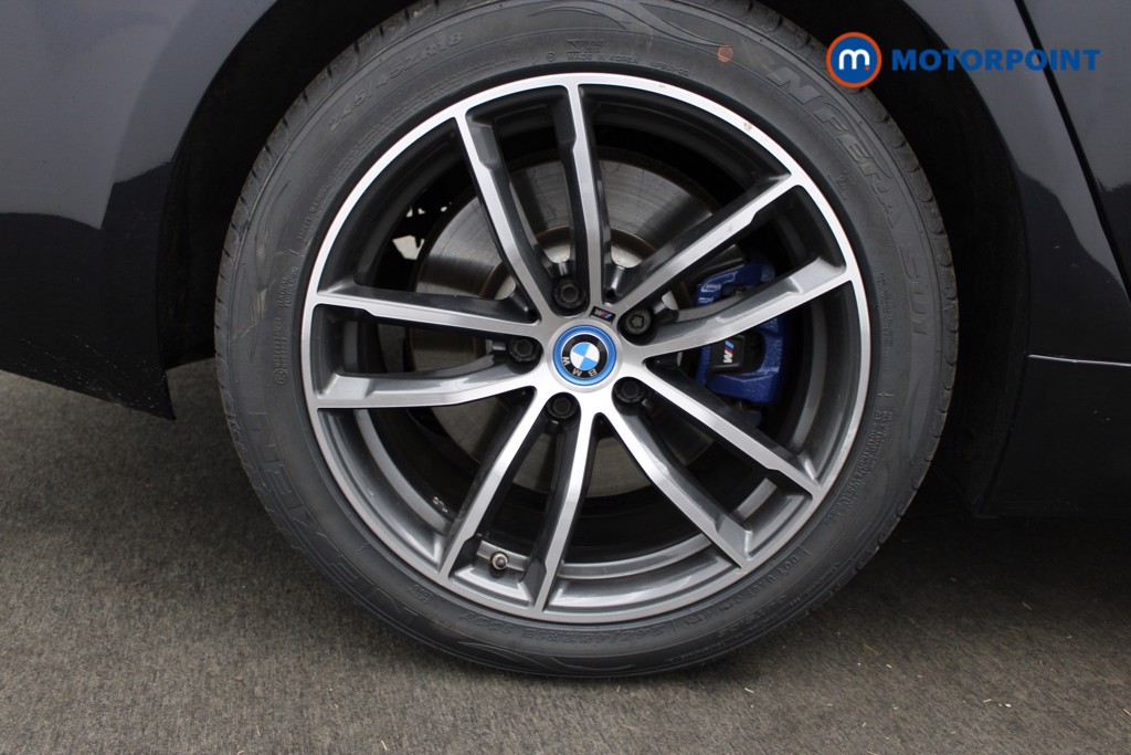 BMW 5 Series M Sport Automatic Petrol Plug-In Hybrid Estate - Stock Number (1543735) - 21st supplementary image