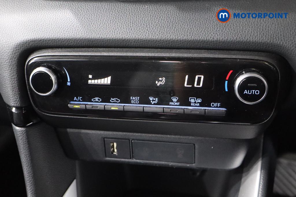 Toyota Yaris Icon Automatic Petrol-Electric Hybrid Hatchback - Stock Number (1547789) - 4th supplementary image