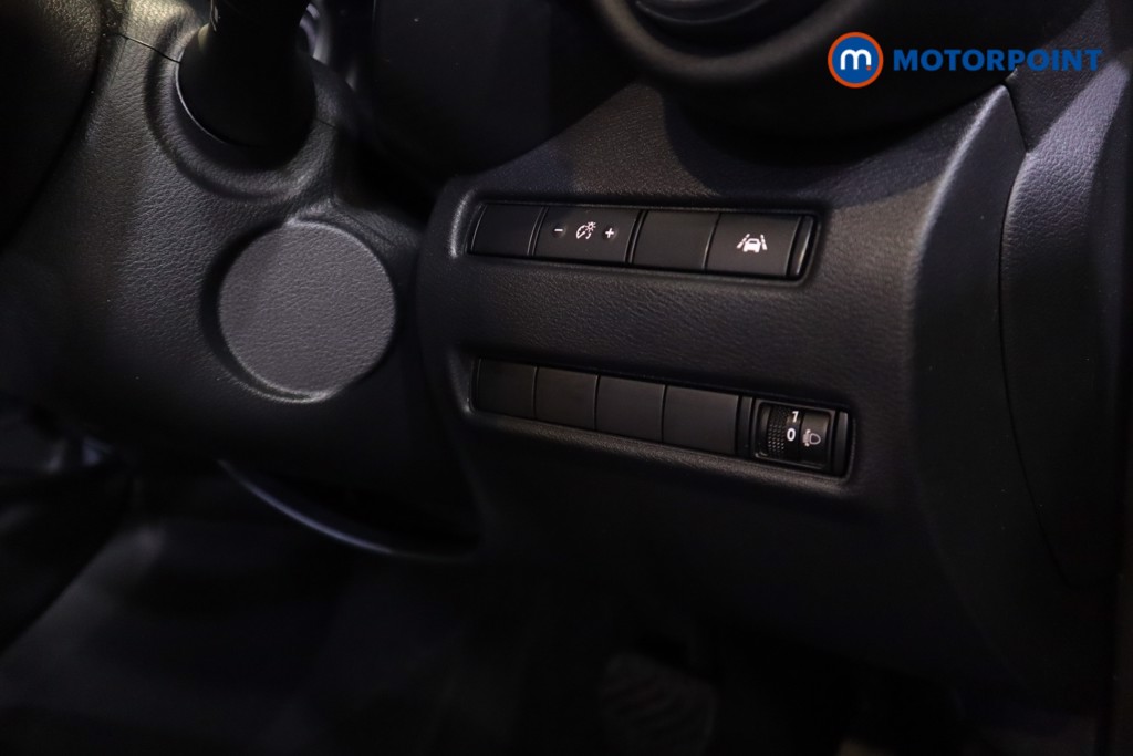 Nissan Juke N-Connecta Automatic Petrol-Electric Hybrid SUV - Stock Number (1549275) - 4th supplementary image