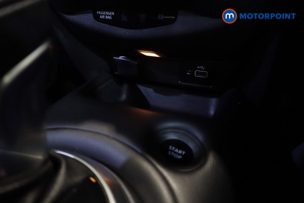 Nissan Juke N-Connecta Automatic Petrol-Electric Hybrid SUV - Stock Number (1549275) - 18th supplementary image