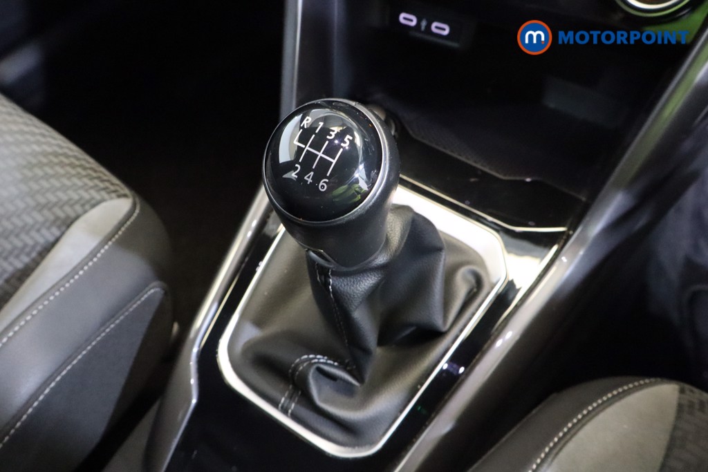 Volkswagen T-Roc R-Line Manual Petrol SUV - Stock Number (1549909) - 8th supplementary image