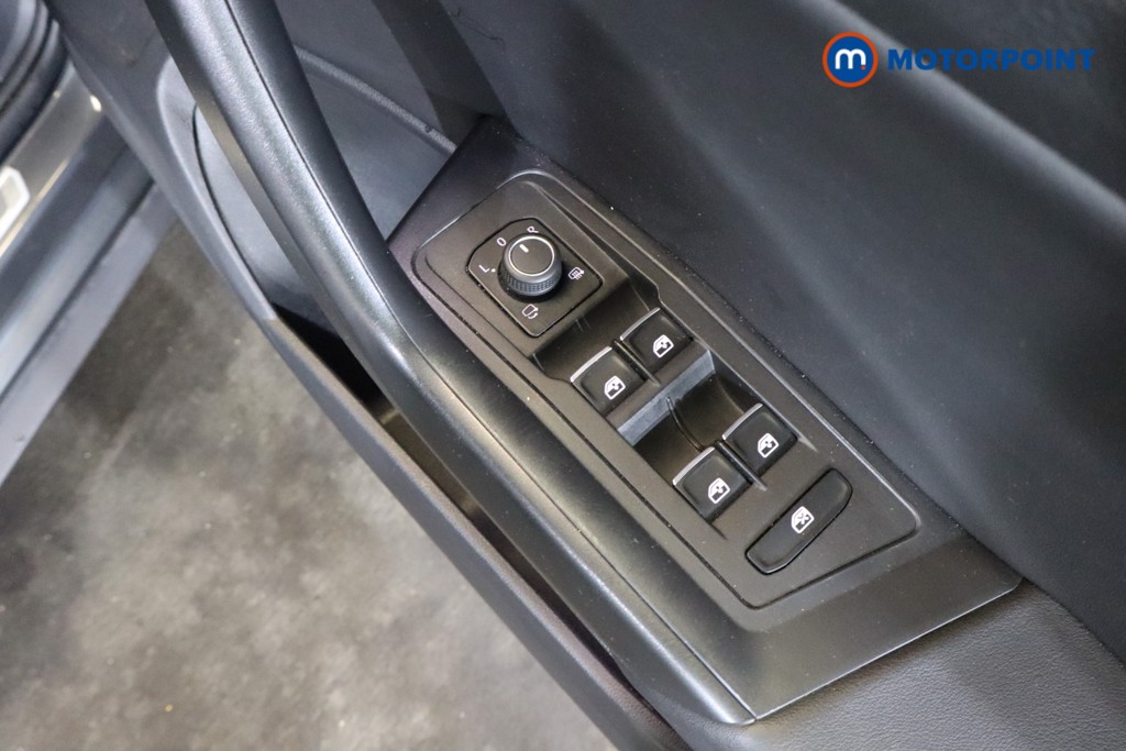Volkswagen T-Roc R-Line Manual Petrol SUV - Stock Number (1549909) - 14th supplementary image