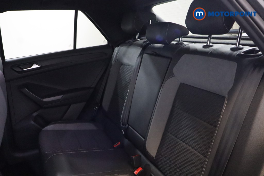 Volkswagen T-Roc R-Line Manual Petrol SUV - Stock Number (1549909) - 17th supplementary image
