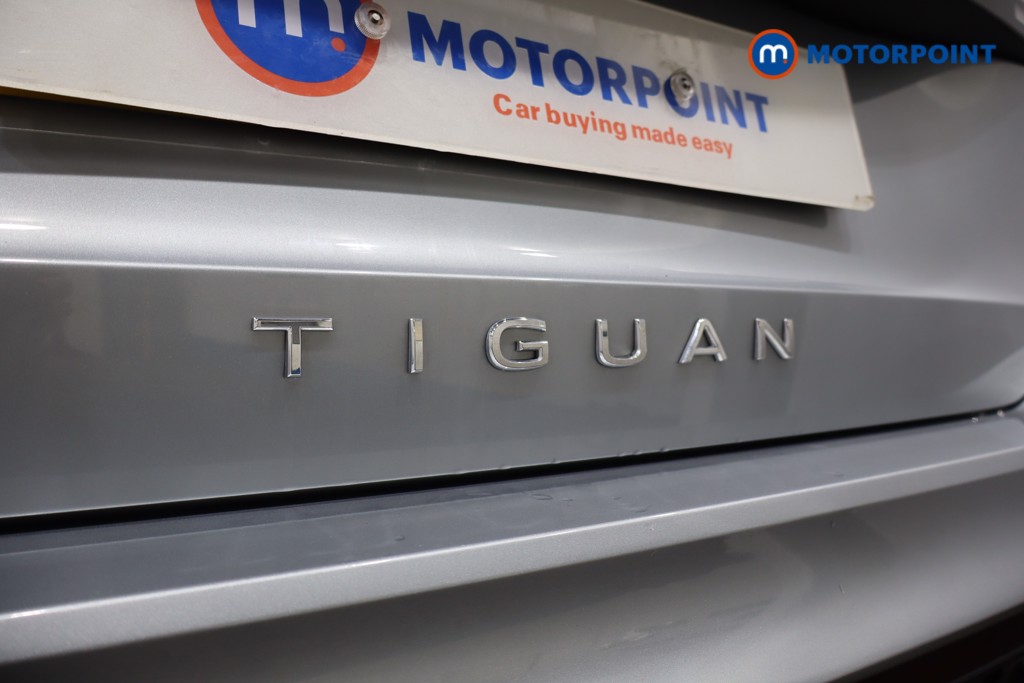 Volkswagen Tiguan R-Line Automatic Diesel SUV - Stock Number (1550978) - 36th supplementary image