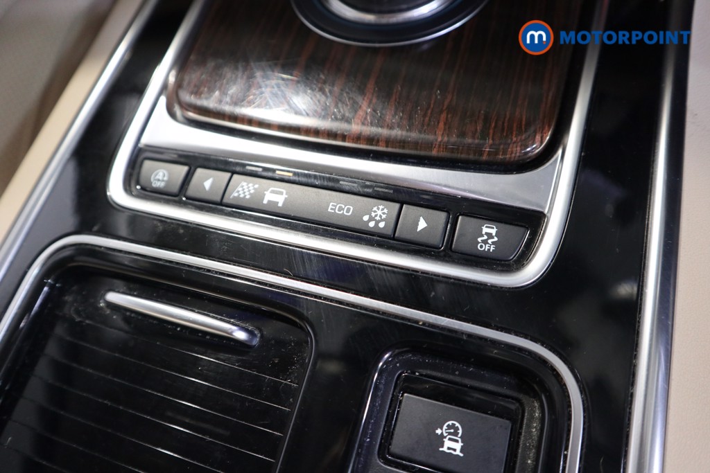 Jaguar XF Portfolio Automatic Petrol Saloon - Stock Number (1551247) - 9th supplementary image