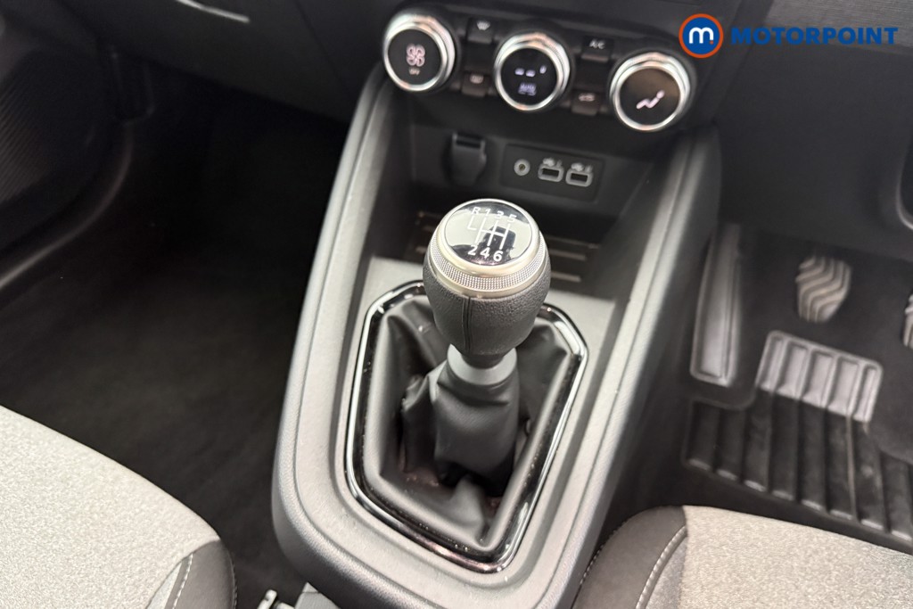 Renault Clio Evolution Manual Petrol Hatchback - Stock Number (1551371) - 11th supplementary image