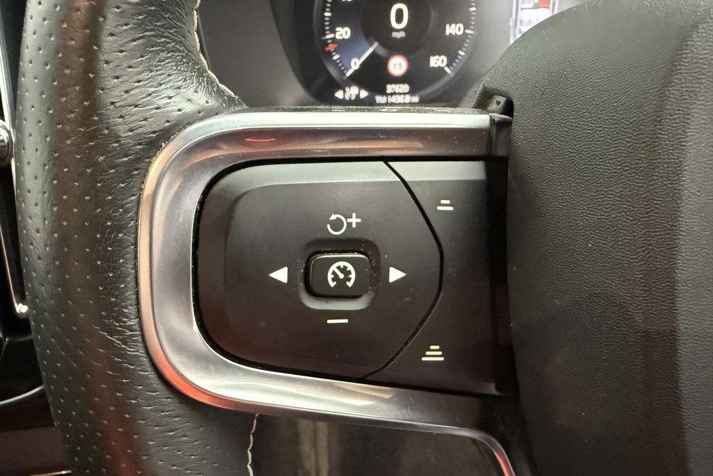 Volvo Xc40 R Design Pro Automatic Petrol Plug-In Hybrid SUV - Stock Number (1552423) - 4th supplementary image
