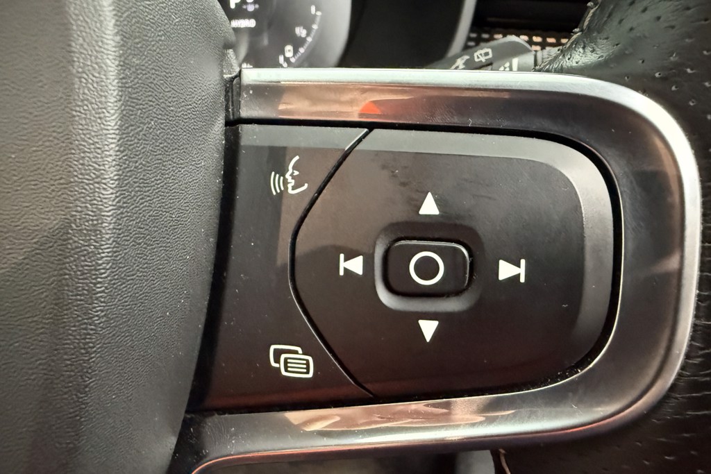Volvo Xc40 R Design Pro Automatic Petrol Plug-In Hybrid SUV - Stock Number (1552423) - 5th supplementary image