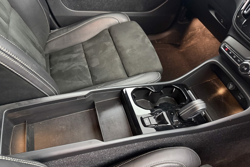 Volvo Xc40 R Design Pro Automatic Petrol Plug-In Hybrid SUV - Stock Number (1552423) - 16th supplementary image