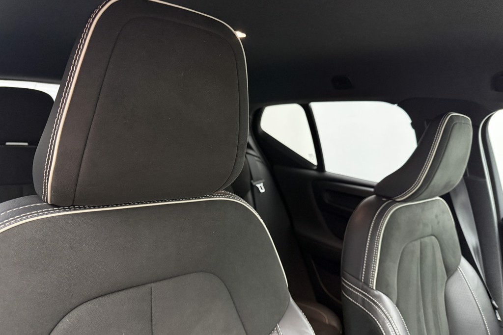 Volvo Xc40 R Design Pro Automatic Petrol Plug-In Hybrid SUV - Stock Number (1552423) - 22nd supplementary image