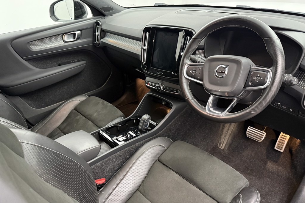 Volvo Xc40 R Design Pro Automatic Petrol Plug-In Hybrid SUV - Stock Number (1552423) - 1st supplementary image