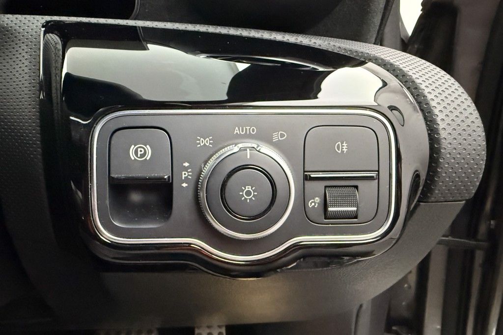 Mercedes-Benz A Class Amg Line Automatic Petrol Hatchback - Stock Number (1552955) - 17th supplementary image