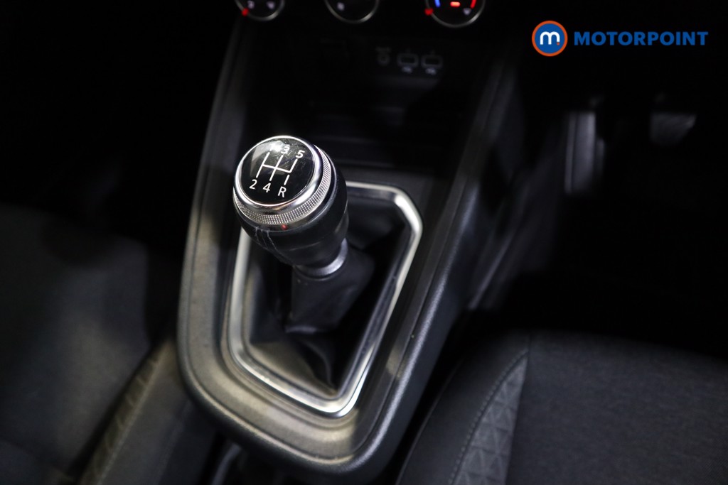 Renault Clio Iconic Manual Petrol Hatchback - Stock Number (1553256) - 8th supplementary image