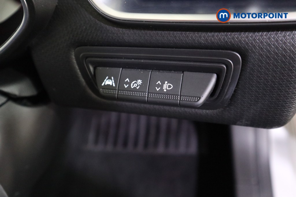Renault Clio Iconic Manual Petrol Hatchback - Stock Number (1553256) - 9th supplementary image