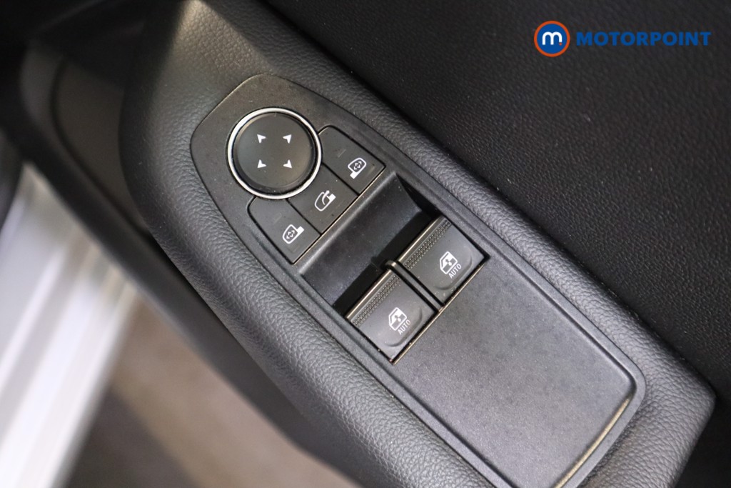 Renault Clio Iconic Manual Petrol Hatchback - Stock Number (1553256) - 10th supplementary image