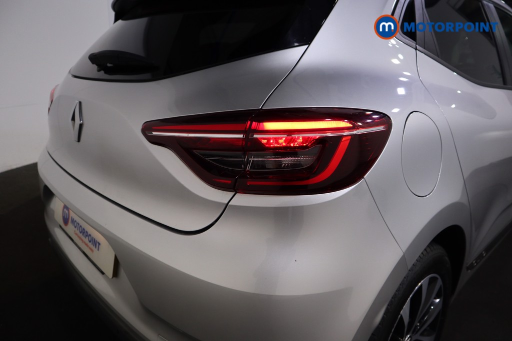 Renault Clio Iconic Manual Petrol Hatchback - Stock Number (1553256) - 20th supplementary image