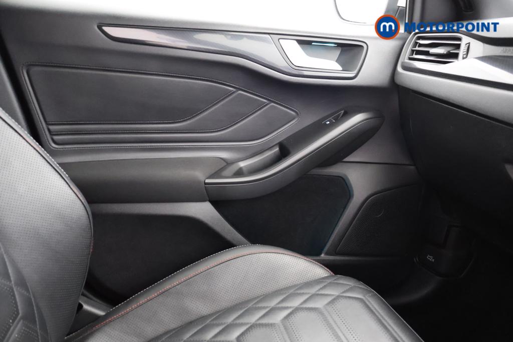Ford Focus St-Line X Manual Petrol-Electric Hybrid Hatchback - Stock Number (1553378) - 7th supplementary image