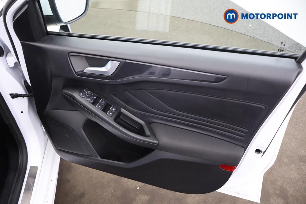 Ford Focus St-Line X Manual Petrol-Electric Hybrid Hatchback - Stock Number (1553378) - 8th supplementary image