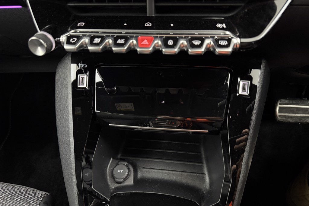 Peugeot 208 GT Automatic Petrol-Electric Hybrid Hatchback - Stock Number (1553635) - 12th supplementary image