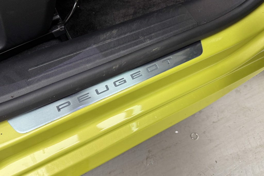 Peugeot 208 GT Automatic Petrol-Electric Hybrid Hatchback - Stock Number (1553635) - 17th supplementary image