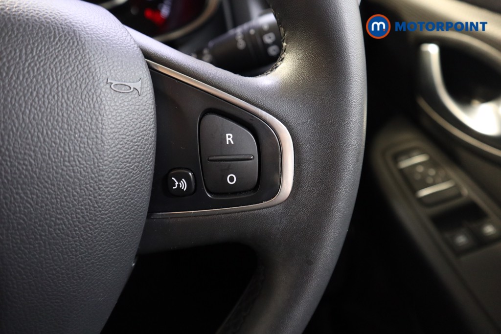 Renault Clio Iconic Manual Petrol Hatchback - Stock Number (1553877) - 4th supplementary image