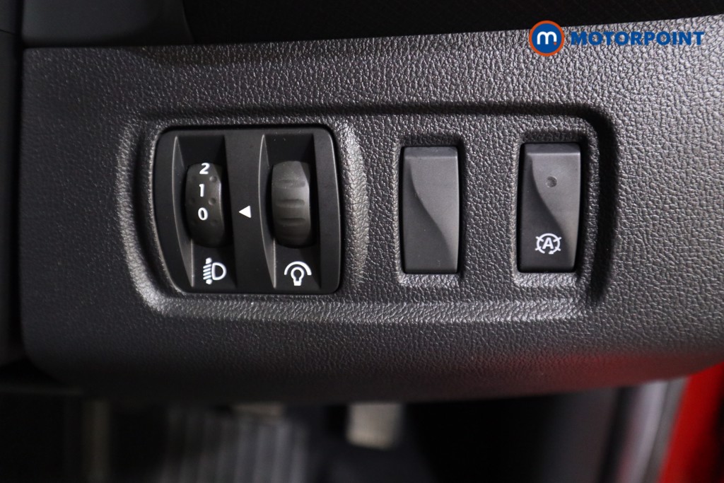 Renault Clio Iconic Manual Petrol Hatchback - Stock Number (1553877) - 9th supplementary image