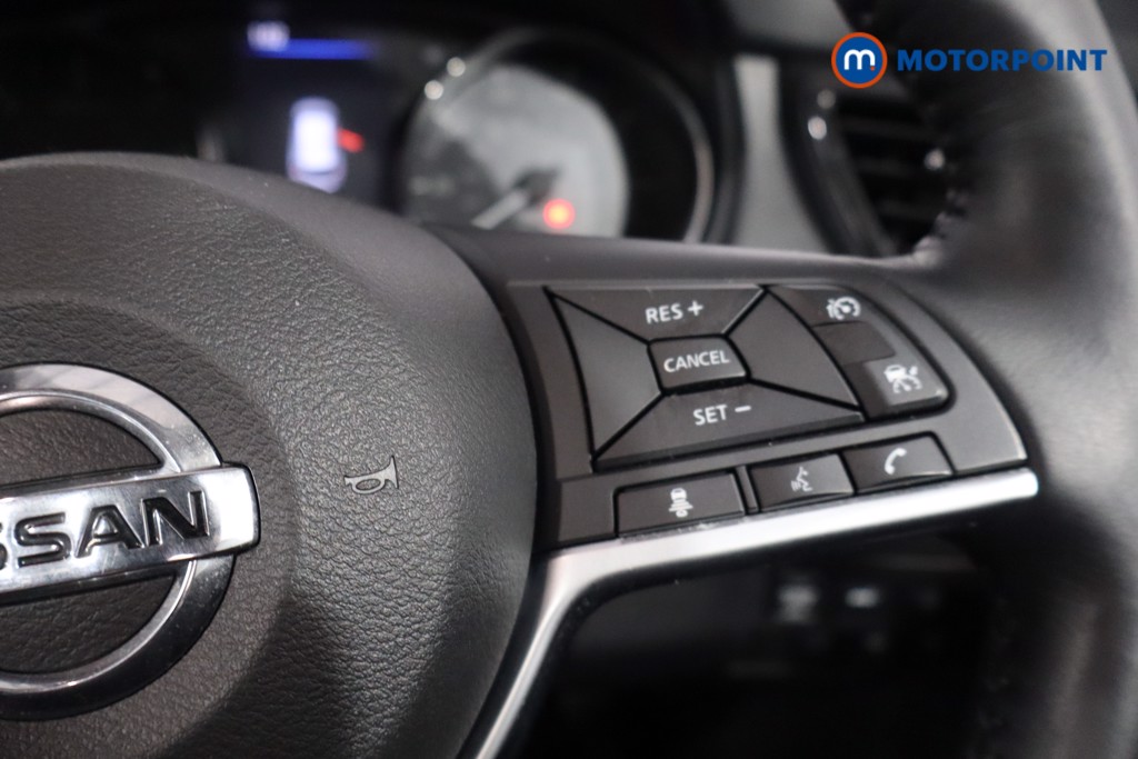 Nissan X-Trail Tekna Manual Diesel SUV - Stock Number (1554706) - 8th supplementary image