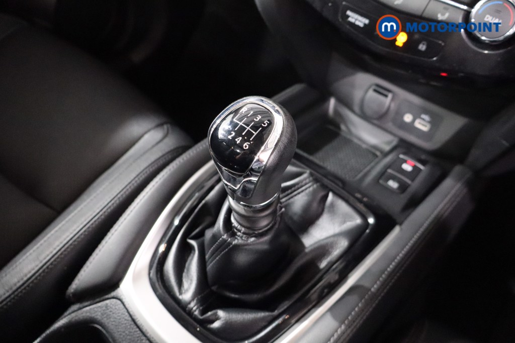 Nissan X-Trail Tekna Manual Diesel SUV - Stock Number (1554706) - 14th supplementary image