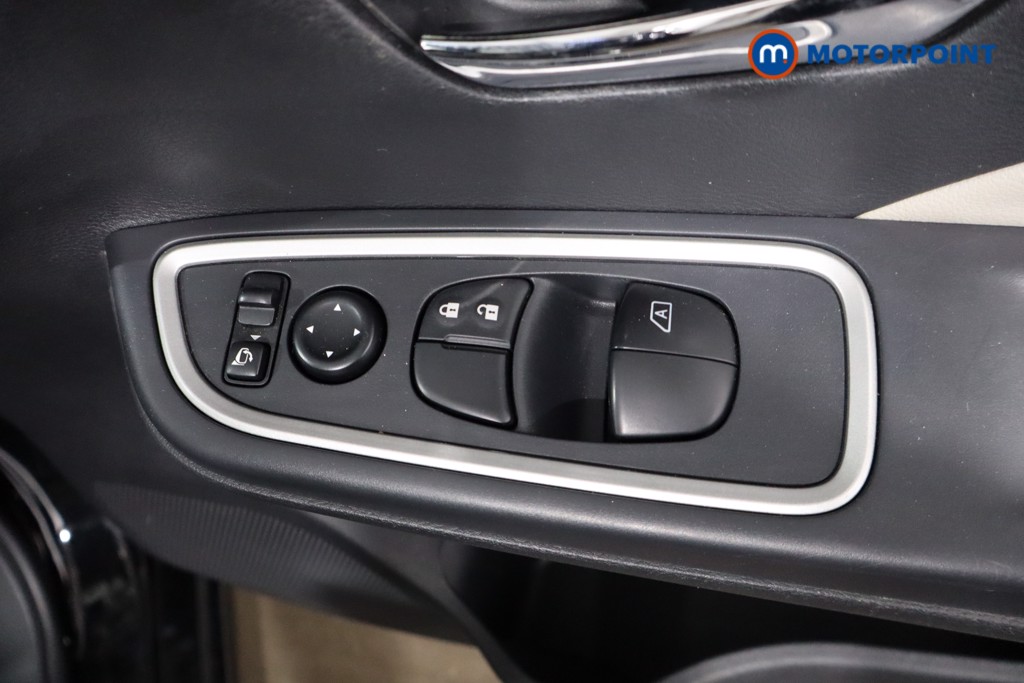 Nissan Micra Tekna Manual Petrol Hatchback - Stock Number (1554811) - 17th supplementary image