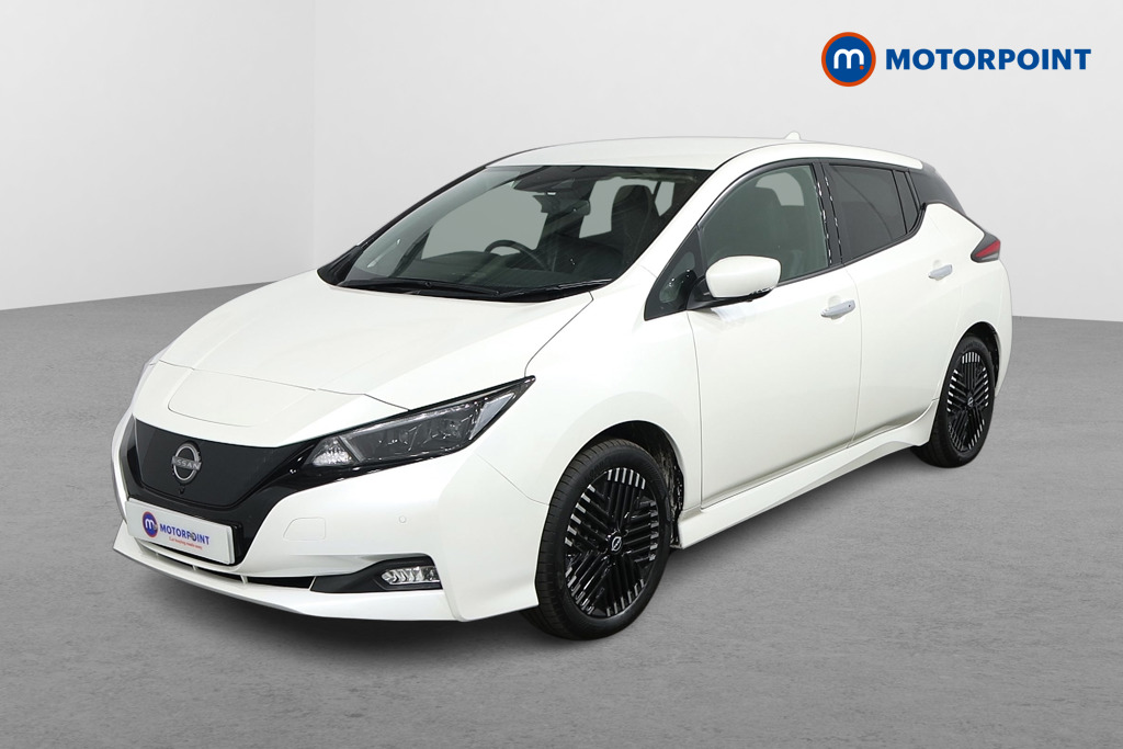 Nissan Leaf Tekna Automatic Electric Hatchback - Stock Number (1555608) - Passenger side front corner