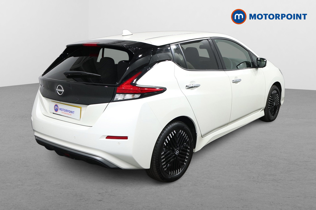 Nissan Leaf Tekna Automatic Electric Hatchback - Stock Number (1555608) - Drivers side rear corner