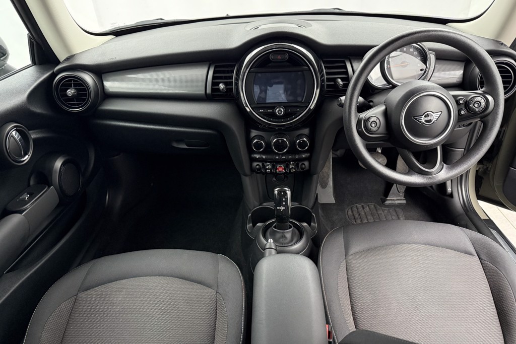 Mini Hatchback Cooper Classic Automatic Petrol Hatchback - Stock Number (1555738) - 2nd supplementary image