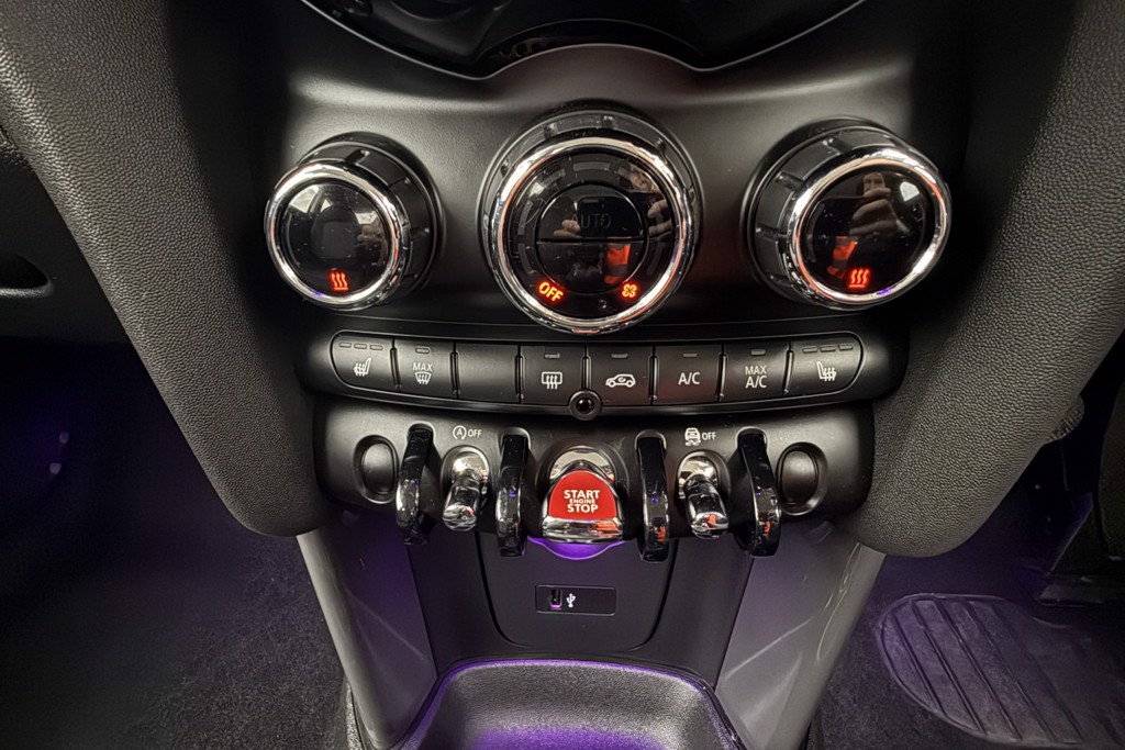 Mini Hatchback Cooper Classic Automatic Petrol Hatchback - Stock Number (1555738) - 11th supplementary image