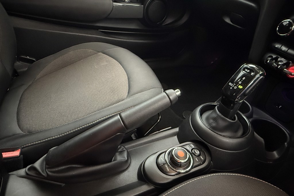 Mini Hatchback Cooper Classic Automatic Petrol Hatchback - Stock Number (1555738) - 14th supplementary image