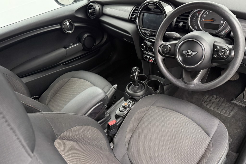 Mini Hatchback Cooper Classic Automatic Petrol Hatchback - Stock Number (1555738) - 1st supplementary image